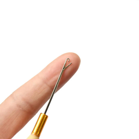 Six Pack Pulling Hook Crochet Needle Set For Hair Extensions, Latch Hook Tools For Silicone Link Rings, Beads, Feathers And Loops, Perfect Crafting Kit For Weaving And Attachment Projects, metal hook close-up