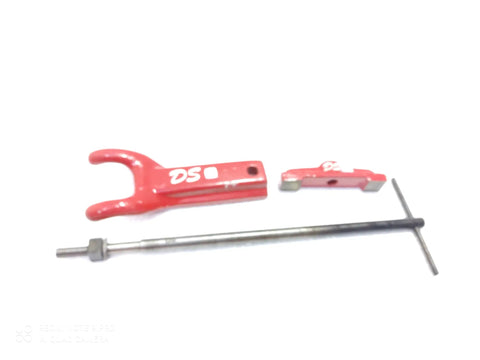 777 Boring Bar Clamp Foot Bridge T Bar Handle Spare Parts Kit Red For 777 Series Milling And Machining Includes Clamp Foot Bridge And T Bar Handle For Auto Shop And Home Workshop Must Have Pro Grade Gear. Red metal clamp foot, bridge, and T-bar handle kit