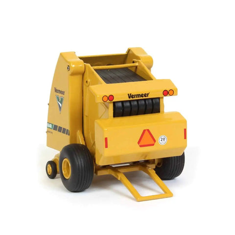 604R Round Hay Baler Diecast Model With Hay Bale One Sixty Fourth Scale For Collectors Realistic Detailing Ideal For Display And Model Railroading Not For Play Speccast Cust1639, rear view