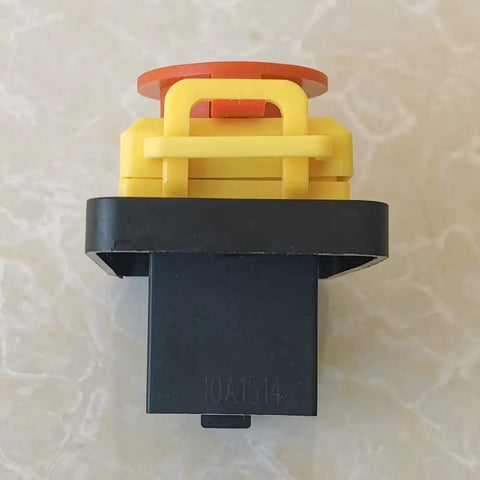 Front view of Emergency Stop Pushbutton Switch 120V 16A Waterproof IP54 with 4-pin quick connect for industrial use