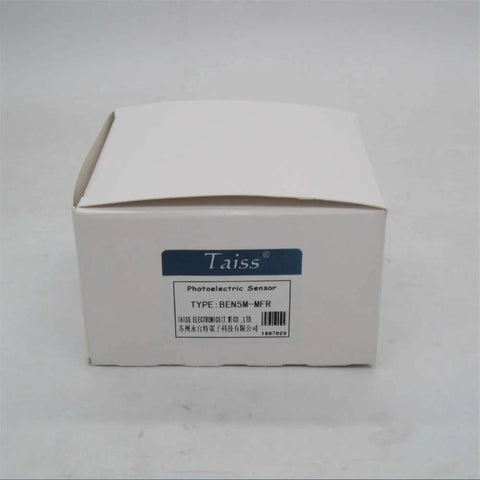 Box packaging for Indoor Wall Mounted Photoelectric Beam Sensor With Dual Voltage 12 To 240 VDC And 24 To 240 VAC.