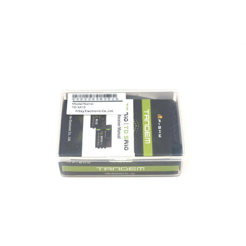 Tandem Dual Band Receiver SR10 Simultaneous 2.4GHz And 900MHz For Long Range Control with packaging in a transparent box.