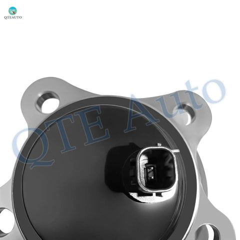 Close-up view of Rear Right Wheel Hub Bearing Assembly Replacement For 2004 2007 Toyota Highlander And Compatible Lexus RX330 RX350 Models Durable OEM Style Hub For Easy Install And Reliable Performance On AWD And FWD Rides showing connector and mounting plate