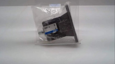 Y400T-A Compact Spacer for use with AC40 Models FRL Piping Unit Mass PRO with bracket sealed in packaging, side view