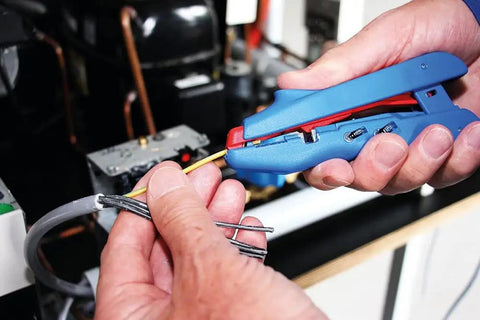 3-In-1 Automatic Wire Stripper And Ferrule Crimper With Side Cutter For 10-20 AWG in use for self-adjusting wire stripping