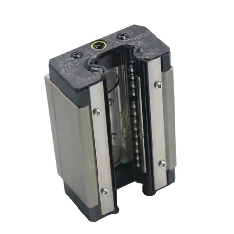 Smooth Glide Linear Guide Slider HSR15R Series With HSR15R1UU And HSR15R1SS Carriages, close-up view of carriage