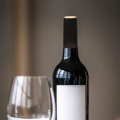 Wine bottle sealed with Wine Heat Shrink Capsules Set 100 Pieces With PVC Bottle Sealing Film Disposable Shrink Wrap Caps In Black