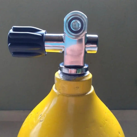 Durable Diving Tank Valve And Cylinder Adapter For 250BAR Underwater Gas Chrome Plated Brass Valve With Easy On Off Hand Wheel Grip