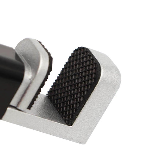 Close-up of rubber pad on 4 Piece Adjustable Screen Fastening Clamp Set For Easy LCD Screen Replacement On iPhone iPad Samsung Computers Laptops