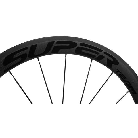 Close-up of 50mm and 23mm carbon road wheelset 700c clincher for Shimano 8 9 10 11 speed basalt brake surface Toray T700