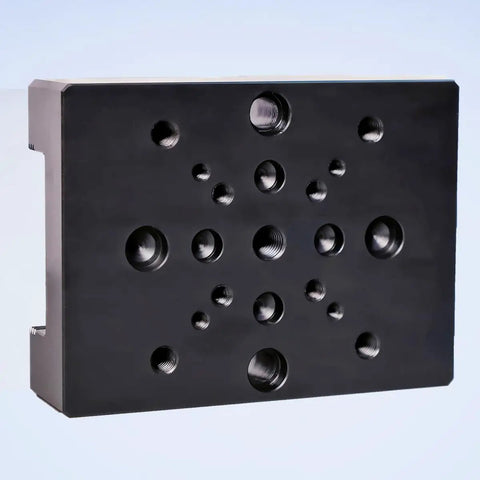 Heavy Duty Cnc Self Centering Vise Featuring Beast Grade 4Cr13h Steel Construction and precise clamping detail.