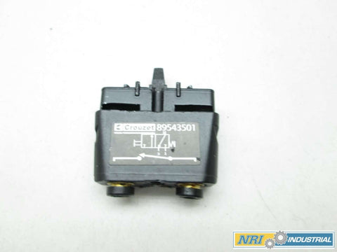 Industrial Grade Pneumatic Valve Body Manifold 89543501 D448264 Replacement Part front view
