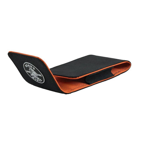 Side view of phone holder with magnetic closure and belt clip for iPhone, Google, LG, Samsung in durable 1680D ballistic nylon.