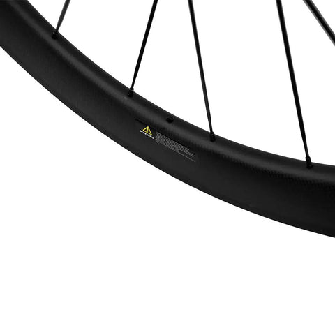 Close-up of Carbon Wheelset 60mm Depth 25mm Width 700c Clincher Road Wheels With Toray T700 Carbon Fiber 3K Matte Finish