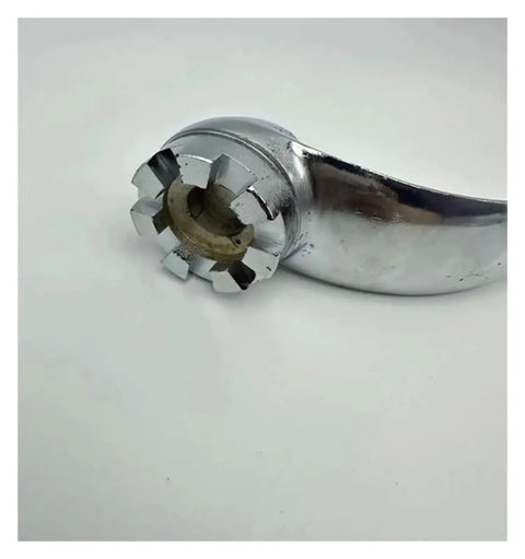 Heavy Duty 7 Tooth 16mm Elevating Crank Handle for Vertical Milling Machine, showing chrome finish and 7-tooth gear design.