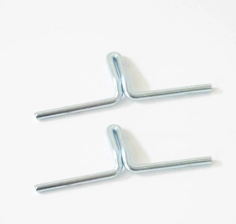 Close-up of two beefy alloy spring clips from 30 Pack Lawn Chair Webbing Clips For Lounge Chairs And Macrame Chair Frames, easy to install.