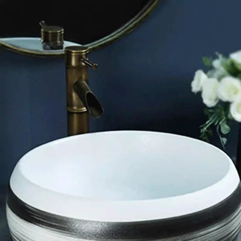 Bathroom Sinks Indoor Countertop Ceramic Basin Outdoor Countertop Washbasin Bathroom Basin Wash Basin Vessel Vanity Sink Bowl Basin in a stylish setup.