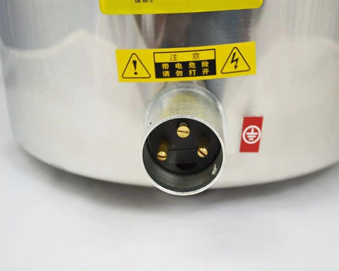OLizee electric heated 4.7 gal autoclave steam sterilizer with stainless steel shell; front view of 3-pin connector