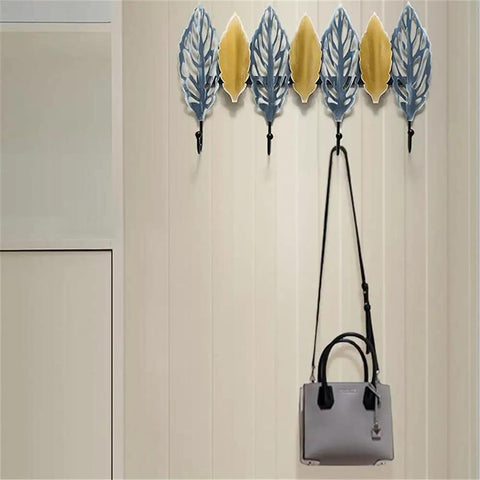 Big Letter Wall Mount Coat Hook Heavy Duty Entryway Key Organizer Sturdy Home Storage Rack With Durable Matte Finish, featuring decorative leaf hooks.