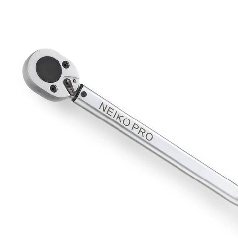 Beefy Three Quarter Inch Drive Torque Wrench With Fifty To Three Hundred Foot Pound Range, head view, polished chrome vanadium steel