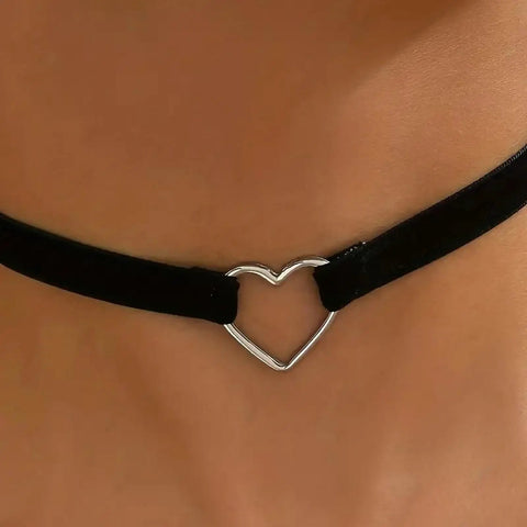 Adjustable Layered Black Necklace For Women With Sleek Dual Chain Design And Polished Alloy Pendant Featuring Heart Detail