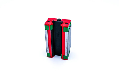 HGH25CA Linear Guideway Beefed Up For Heavy Load C With Light Preload Z0 Top Mount H Block in red and green colors