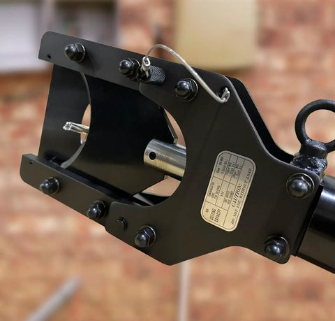 Close-up of Beefy 2.7 Ton Two-Stage Manual Hydraulic Cable Cutter head with flip top latch and black oxide steel