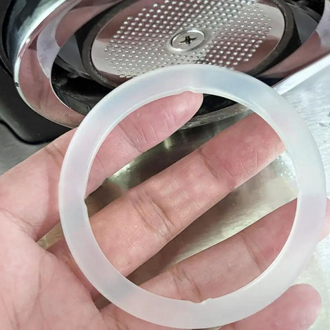 Silicone Gasket Replacement For Coffee Makers 3005E 3120C 3101 3121 3128 3200 3201 3601 3605 3609 held in hand