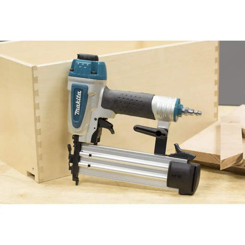 Rock Solid 18 Gauge Brad Naler With Slick Trigger And Compact Narrow Nose For Tight Corners Fires Five Eighth Inch To Two Inch Nails Smoothly Lightweight Aluminum Frame Keeps It At Just Three Pounds No Sweat Woodworking Essential