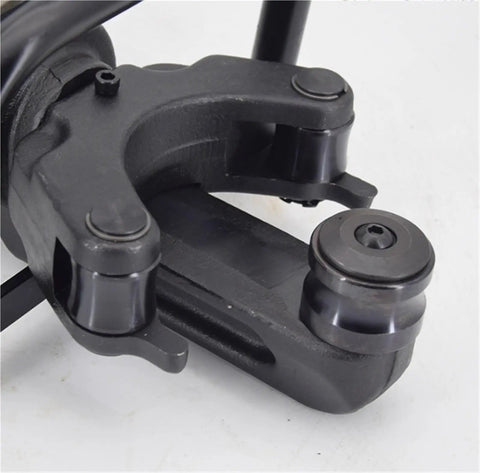 Close-up of Heavy Duty Electric Hydraulic Rebar Bender And Fast Steel Bar Cutter portable rig's bending mechanism details.