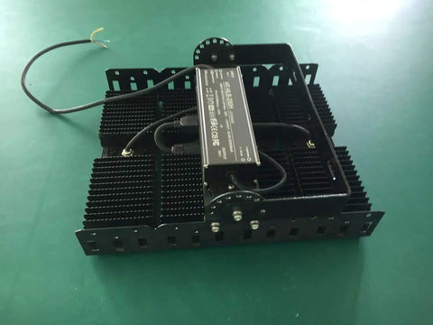Top view of Heavy Duty 400W Led Tunnel Lights Built To Last For Outdoor Streets And Parking Lots, aluminum housing and cooling fins.