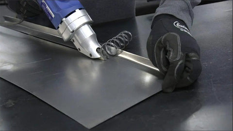 Heavy Duty Electric Metal Cutting Shears With Rotating Jaws Variable Speed 0 To 2500 Rpm cutting 18 gauge steel sheet with precision.