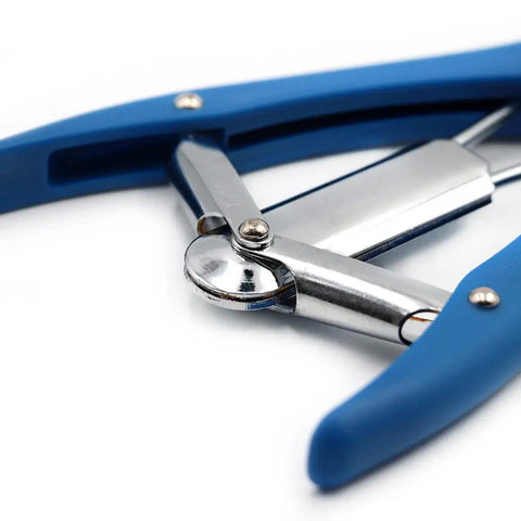 Balloon Opener Expander Tool Plier for Livestock Bander Workhorse Balloon Stretcher With Non Slip Handle 4 Direction Grapple Design Durable Plastic And Metal Build For Safe Quick Expansion On The Farm, blue handle close-up
