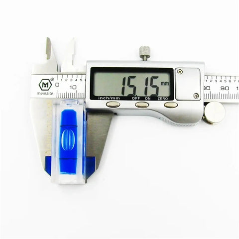 1pcs 15 * 15 * 40mm Square Column Water Level Meter Spirit Level Bubble measured at 15.15mm using a digital caliper.