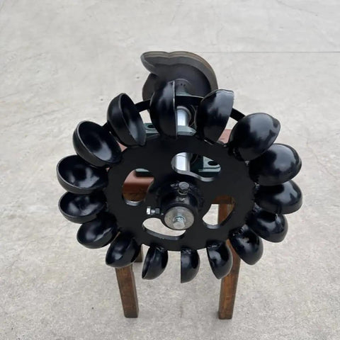 Low Speed Hydraulic Turbine Blades With Bearing Housing Oblique Impact Type Built For Tough Water Runs High Efficiency Power Generation Durable Impeller Set Minimizing Flow Interference While Maximizing Energy Conversion And Stable Output front view.