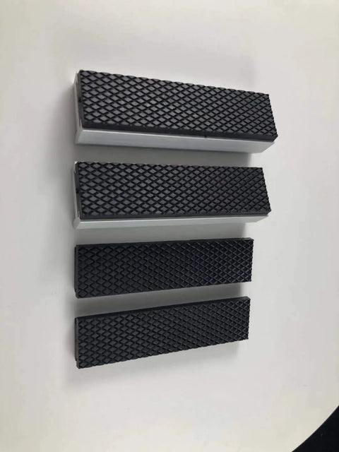 Four magnetized aluminum alloy rubber soft vise jaws for any metal vise 4 inch with strong embedded magnets and spare rubber pair.