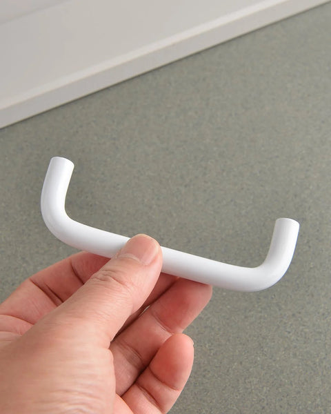 Bright White 3.8 Inch Cabinet Pulls 5 Pack Aluminum Alloy Drawer Handles for Cabinets and Drawers 96mm Hole Center held in hand