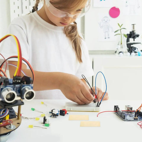 Child using Copper And Zinc Electrode Strips 20 Pcs DIY Science Kit For Classrooms And Labs, Fruit Battery Projects