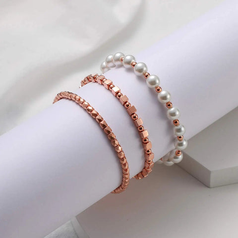 Bracelets made with assorted spacer beads kit with 3000 pieces including 1500 4 mm faceted rondelle cube beads in rose gold