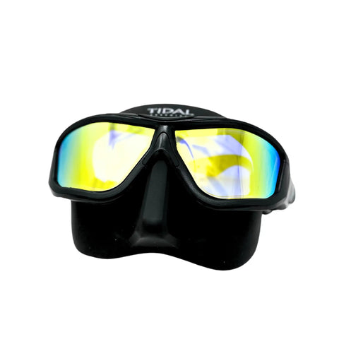 Black frame low volume freedive mask for freediving, spearfishing, and snorkeling with tinted lenses and 180 degree panoramic vision.