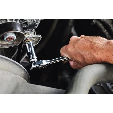 Using Workhorse 84 Piece Mechanics Tool Set With 72 Tooth Ratchet Anti Slip Driver Handle on car engine bolt