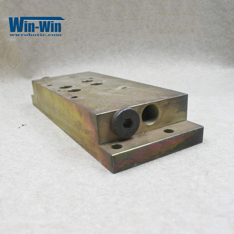 Waterjet hydraulic manifold top-mount block with side threaded port and bolt holes, Win-Win