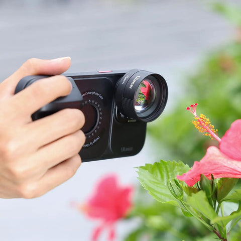 Phone Macro Lens With 10x Optical Magnification And 75mm Focal, 17mm Thread in use for close-up of hibiscus flower
