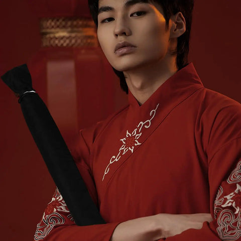 Person holding 65 Inch Sword Back Bag Cover For Katana And Shinai Travel Case With Shoulder Strap Tough Martial Arts Gear Bag.