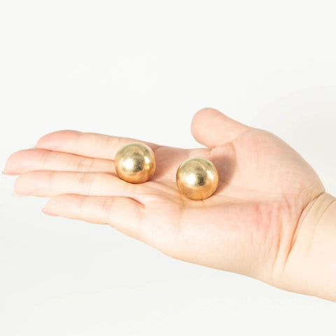 Set Of 2 Gold 22mm Metal Ball Lamp Finials Caps Knobs With Dual Thread Fit For 1/4-27 And 1/8 IP Harp Shades in hand