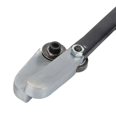 Close-up of Manual Hand Pull Sheet Cutter For Metal And Plastic showing CrMoV wheel, ideal for cutting iron, copper, aluminum, and more.