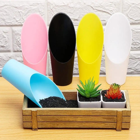 Go-To Reusable Plastic Garden Shovel Cup For Bonsai And Potted Plants 16x6 cm Cultivation Tool Spade Soil Scoop For Succulents And Fleshy Plants Handy Garden Care Essential For Plant Lovers. Plastic soil scoop cup, 16x6 cm, blue, for bonsai and succulents.