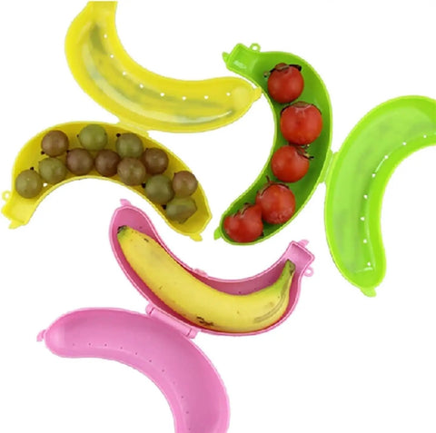 Reusable Banana Keeper Guard With Secure Snap Lid Keeps Bananas Fresh And Prevents Bruising For Tailgate Days Camping Trips And Backyard Hangouts Portable Fruit Travel Case with fruits inside.