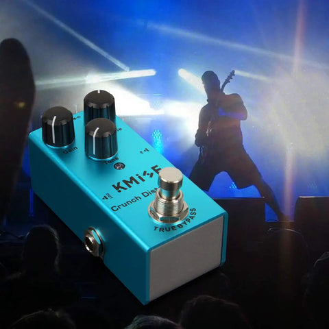 Beefy Crunch Distortion Guitar Effects Pedal Mini Single Type DC 9V True Bypass with stage silhouette background