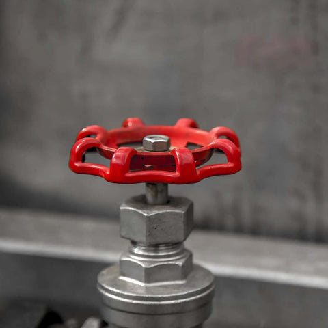 Red Cast Iron Gate Valve Handle Replacement Knob Set Three Pack Flat Bottom Shutoff Hand Wheel For Industrial Fluid Control Applications